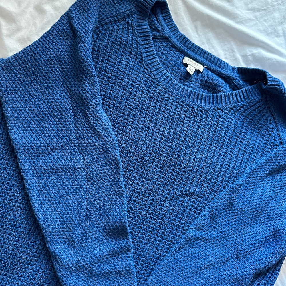 Blue Sweater - Picture 4 of 4
